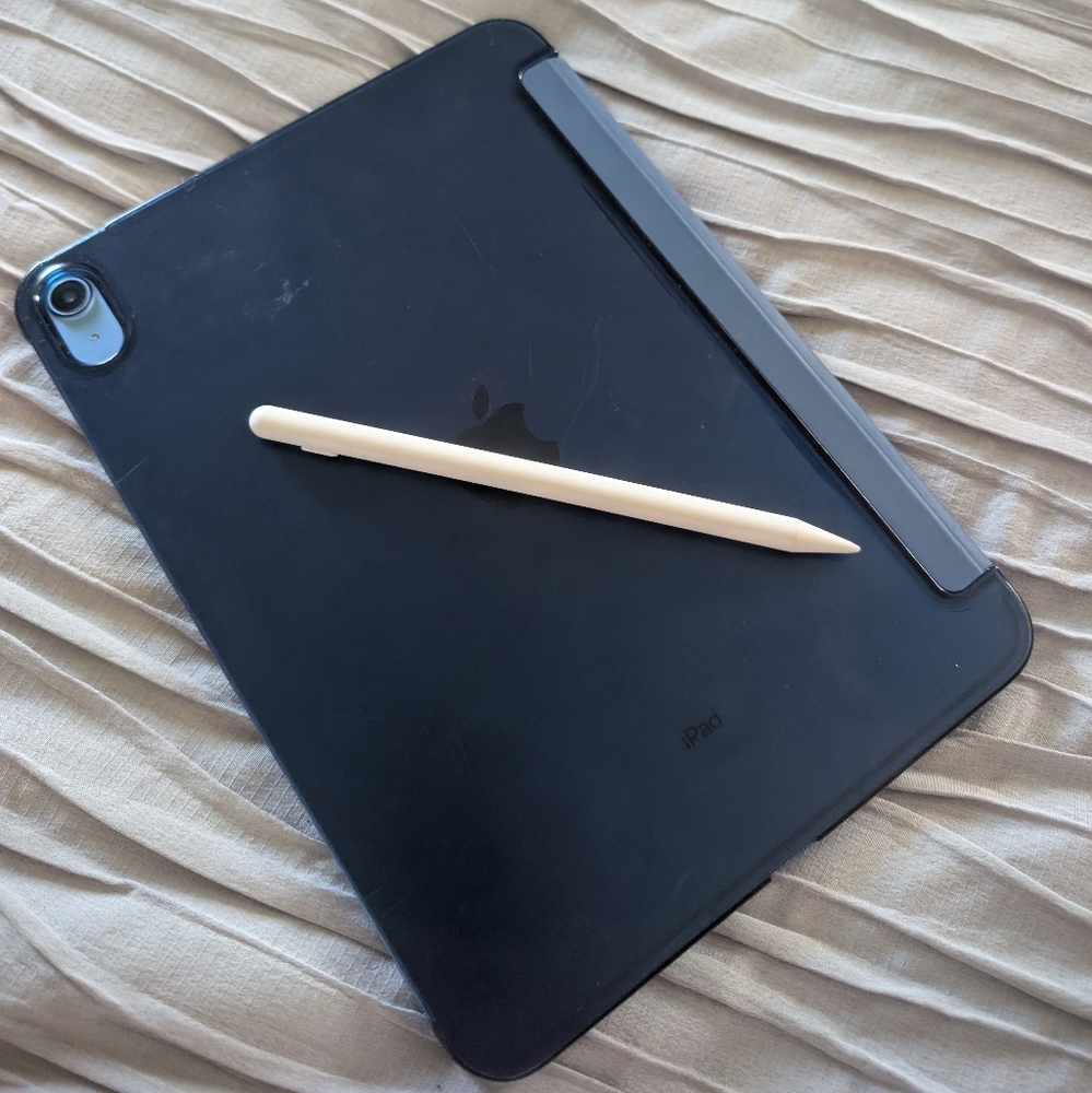 Apple iPad with Apple Pencil - Black and Cream